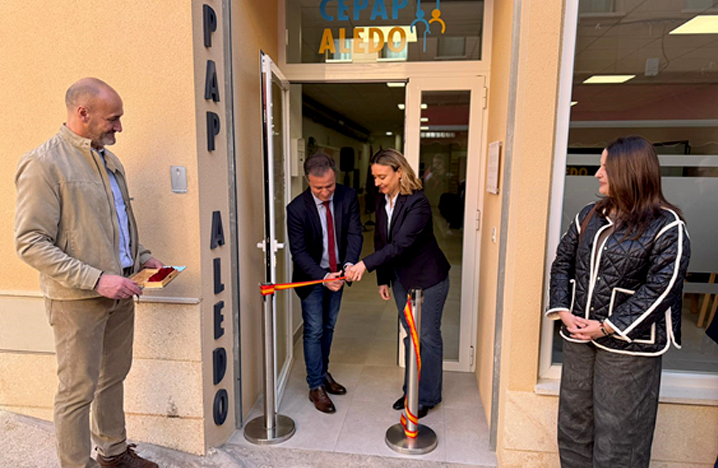 Pol�tica Social inaugura el primer Centro de Mayores de Aledo